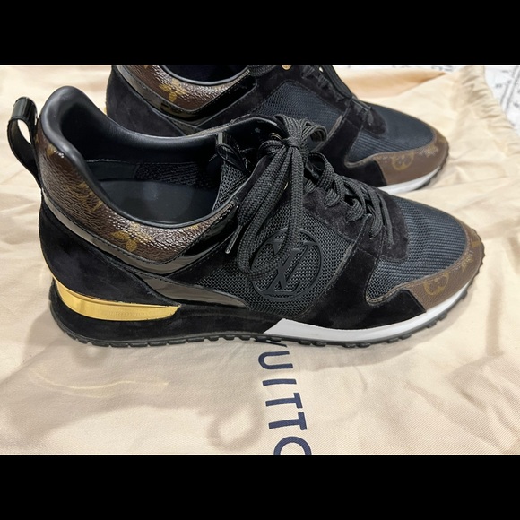 Louis Vuitton Runway Sneaker. - Picture 4 of 12